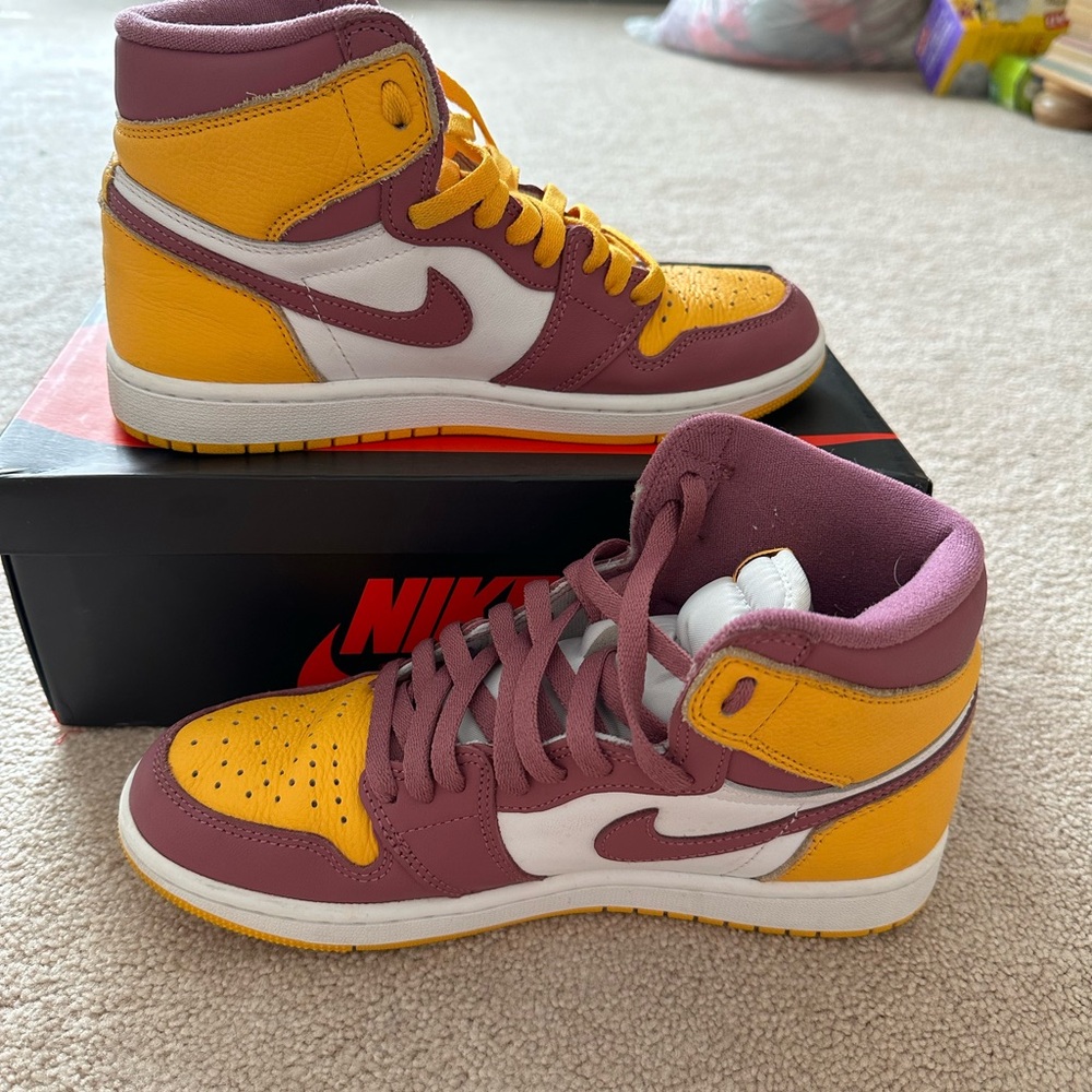 Men’s 7.5 Air Jordon Retro High OGs Brotherhood